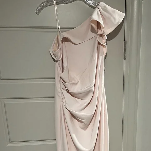 Carmen Marc Valvo Dresses Carmen Marc Valvo Infusion Size